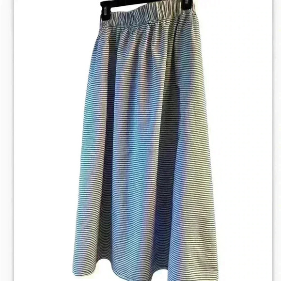 Vineyard Vines skirt - Picture 4 of 5